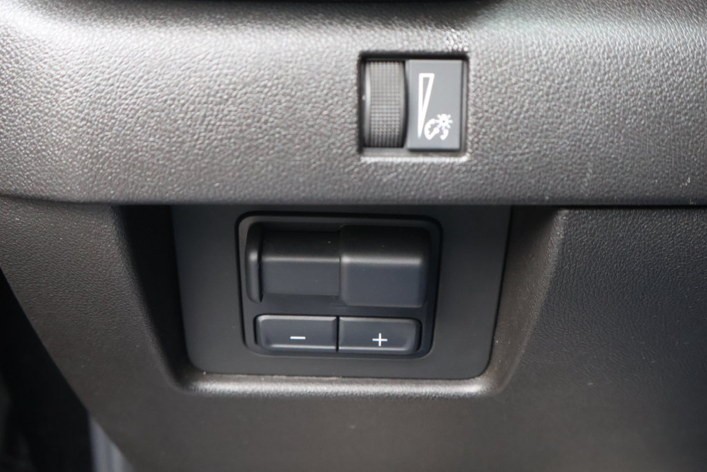 Certified 2025 GMC Canyon Denali AWD/4WD image 42