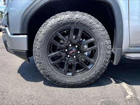 Used 2024 GMC Sierra 1500 Elevation w/ Elevation Premium Package AWD/4WD image 8