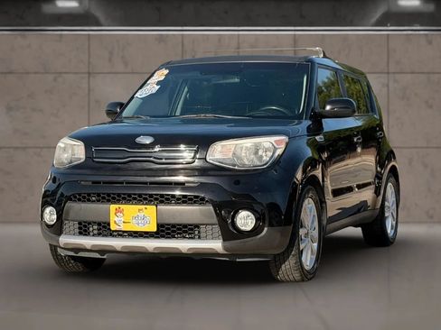 Used 2018 Kia Soul + FWD image 6