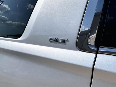 Used 2018 GMC Yukon XL SLT w/ Open Road Package AWD/4WD image 29