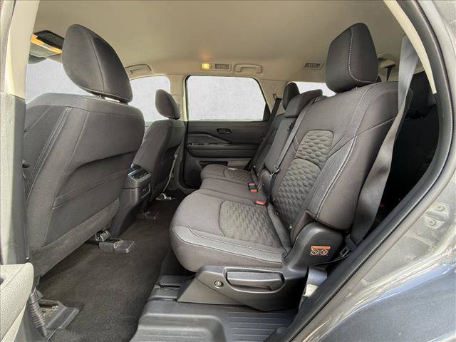 Used 2024 Nissan Pathfinder SV FWD image 21