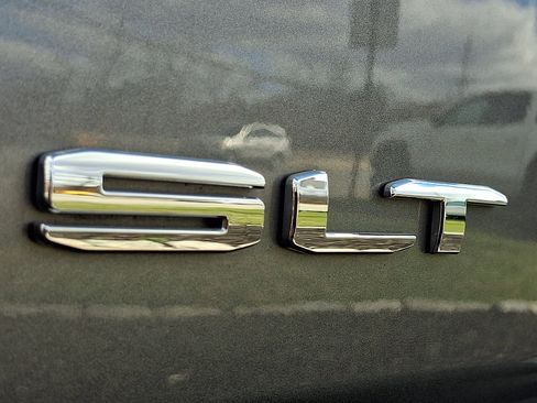 Used 2022 GMC Yukon SLT w/ SLT Luxury Package image 33