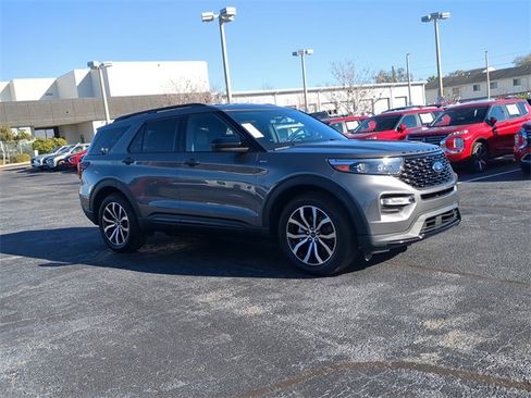 Used 2023 Ford Explorer ST-Line w/ Class IV Trailer Tow Package image 4