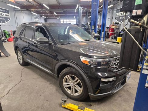 Used 2022 Ford Explorer XLT w/ Equipment Group 202A image 1