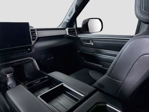 Certified 2025 Toyota Tundra Limited AWD/4WD image 24