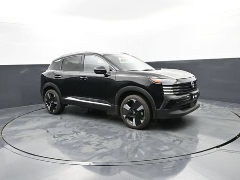 Certified 2025 Nissan Kicks SR AWD/4WD image 2