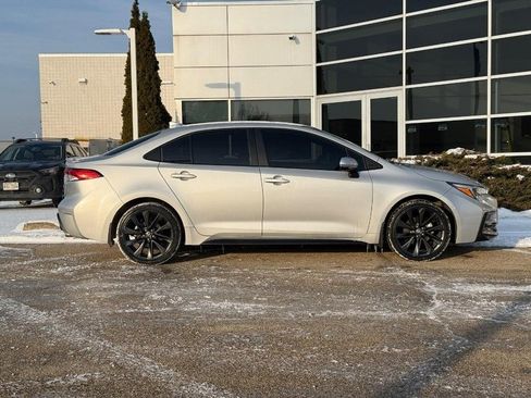 Used 2024 Toyota Corolla SE image 2