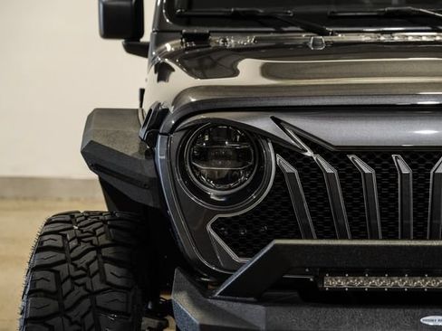 Used 2024 Jeep Wrangler Unlimited Sport AWD/4WD image 3