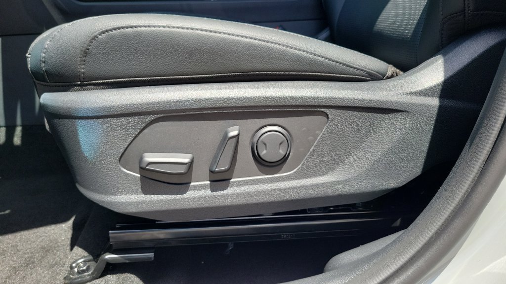 New 2026 Kia Sportage SX FWD image 16
