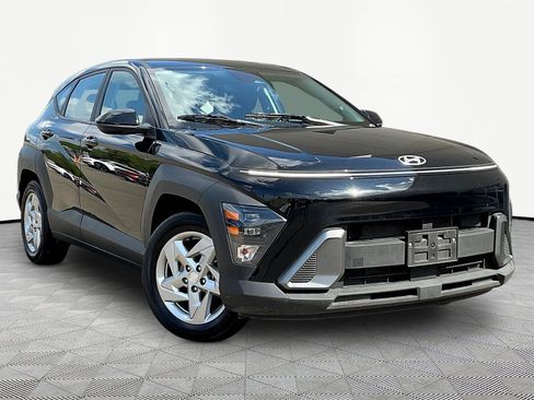 Used 2024 Hyundai Kona SE FWD image 3