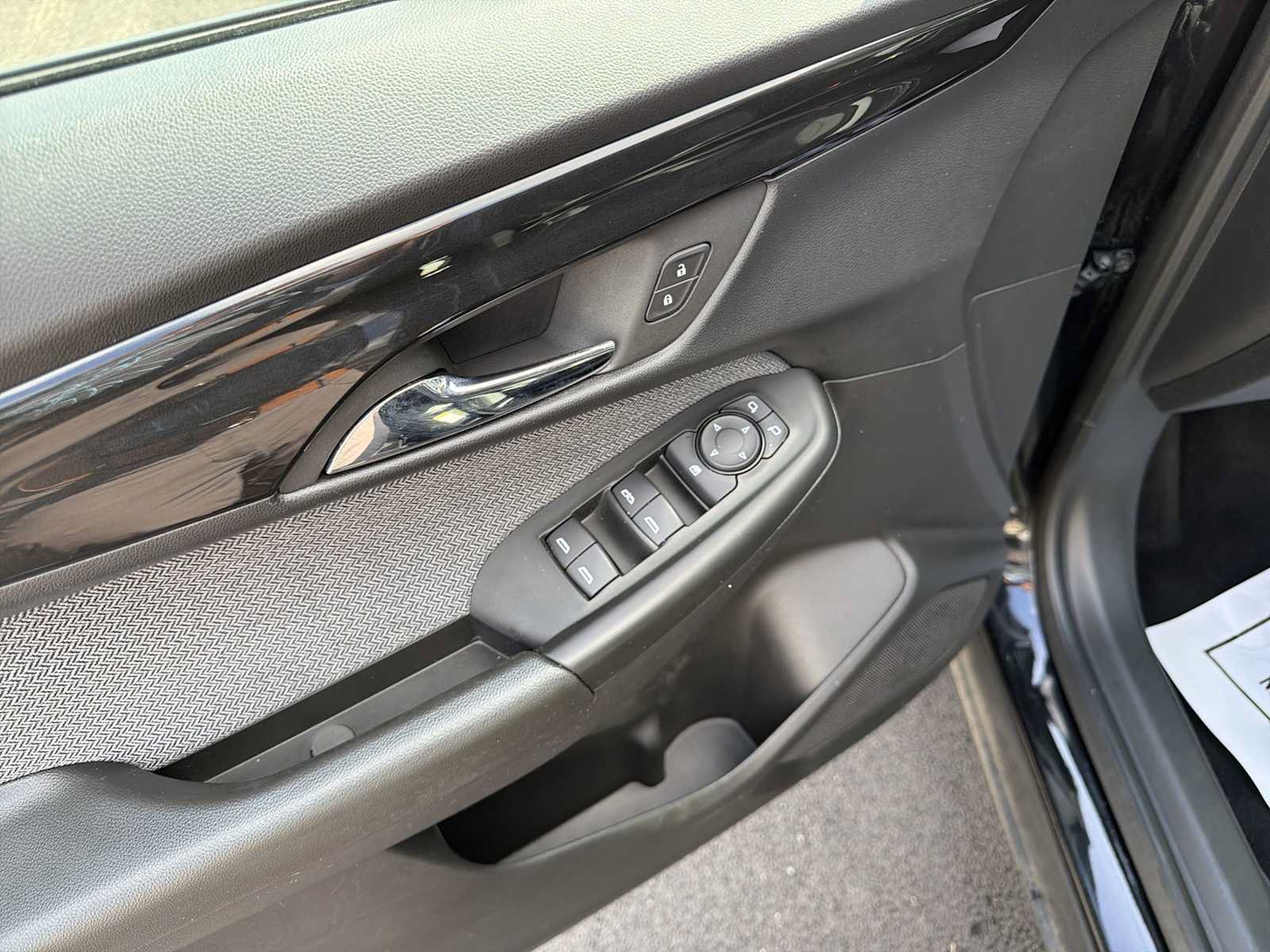 Used 2025 Chevrolet TrailBlazer LT FWD image 15