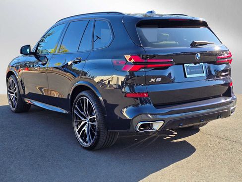 Used 2026 BMW X5 xDrive40i w/ M Sport Package AWD/4WD image 5
