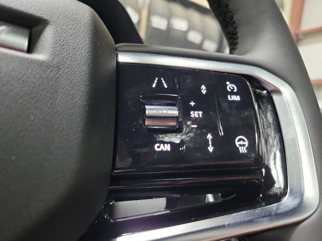 New 2024 Land Rover Discovery Sport Dynamic SE AWD/4WD image 16