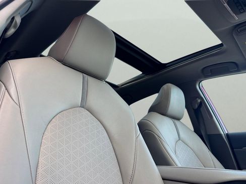 Used 2020 Toyota Camry XSE image 21