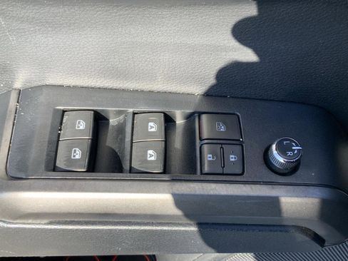 Used 2017 Toyota Tacoma TRD Off-Road image 24