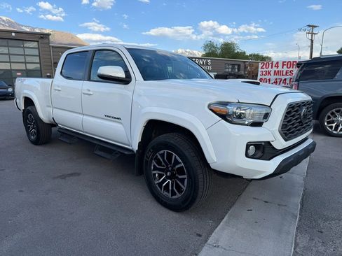 Used 2020 Toyota Tacoma TRD Sport w/ TRD Premium Sport Package image 10