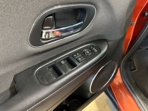 Used 2019 Honda HR-V EX image 12