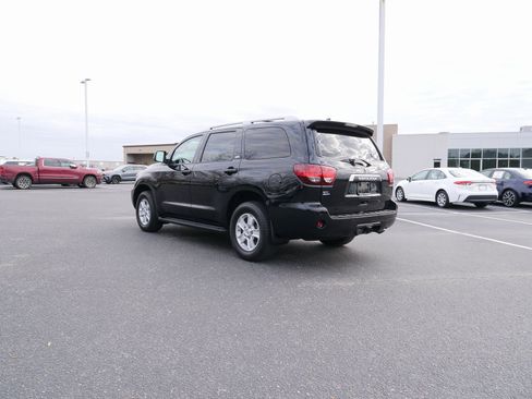 Used 2022 Toyota Sequoia SR5 image 6