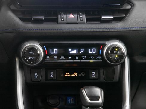 Used 2024 Toyota RAV4 XSE AWD/4WD image 19