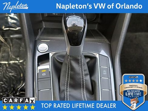 Used 2024 Volkswagen Tiguan SE image 25