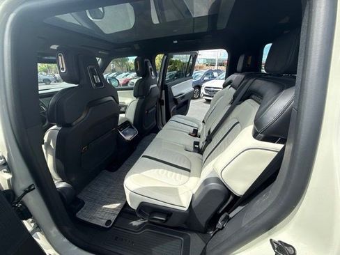 Used 2025 Rivian R1S Adventure AWD/4WD image 14