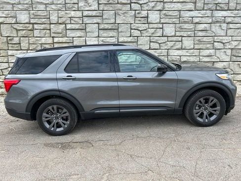 Used 2023 Ford Explorer XLT w/ Equipment Group 202A AWD/4WD image 6