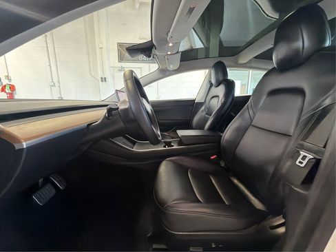 Used 2020 Tesla Model 3 Standard Range Plus RWD image 9