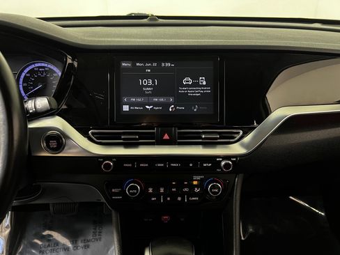 Used 2022 Kia Niro LXS FWD image 17