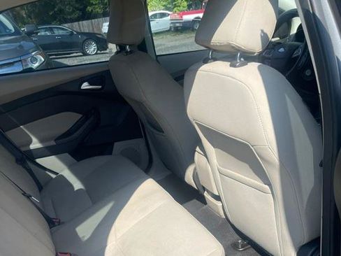 Used 2016 Ford Focus SE FWD image 7