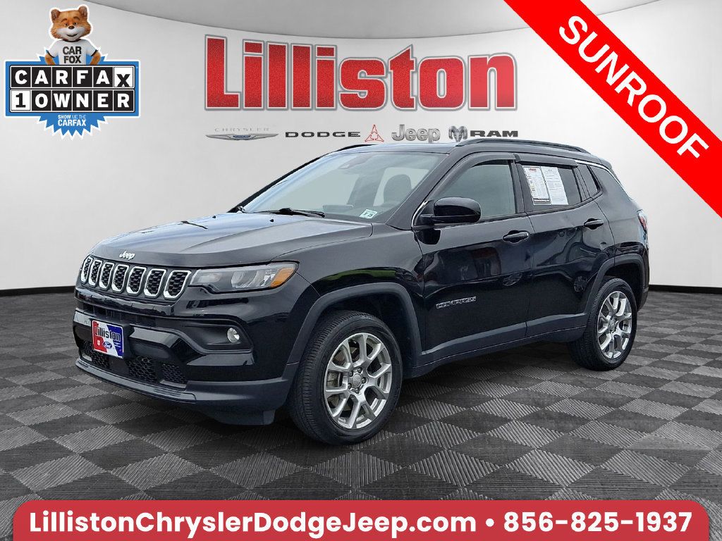 Used 2024 Jeep Compass Latitude w/ Sun and Sound Group AWD/4WD image 1