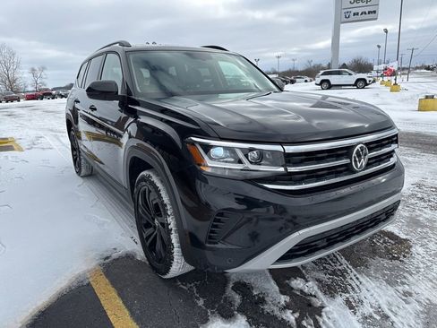 Used 2022 Volkswagen Atlas SE image 2