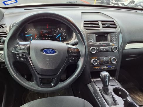 Used 2019 Ford Explorer XLT w/ Class III Trailer Tow Package FWD image 13