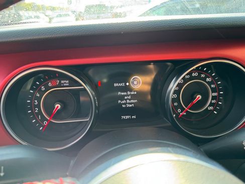 Used 2022 Jeep Wrangler Unlimited Rubicon AWD/4WD image 25