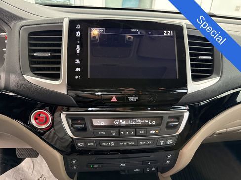 Used 2018 Honda Pilot Elite image 26