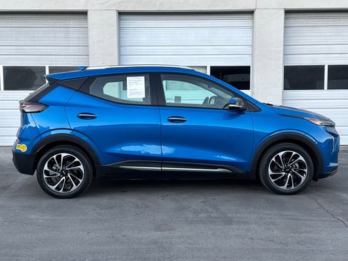 Used 2022 Chevrolet Bolt EUV Premier image 3