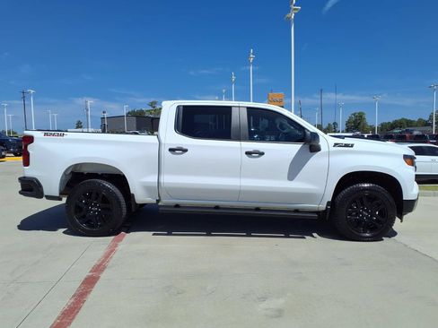 Used 2023 Chevrolet Silverado 1500 Custom Trail Boss w/ LPO, Dark Essentials Package AWD/4WD image 5