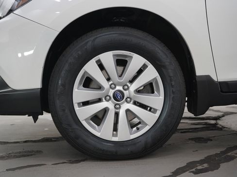 Used 2019 Subaru Outback 2.5i Premium w/ Popular Package #2 AWD/4WD image 30