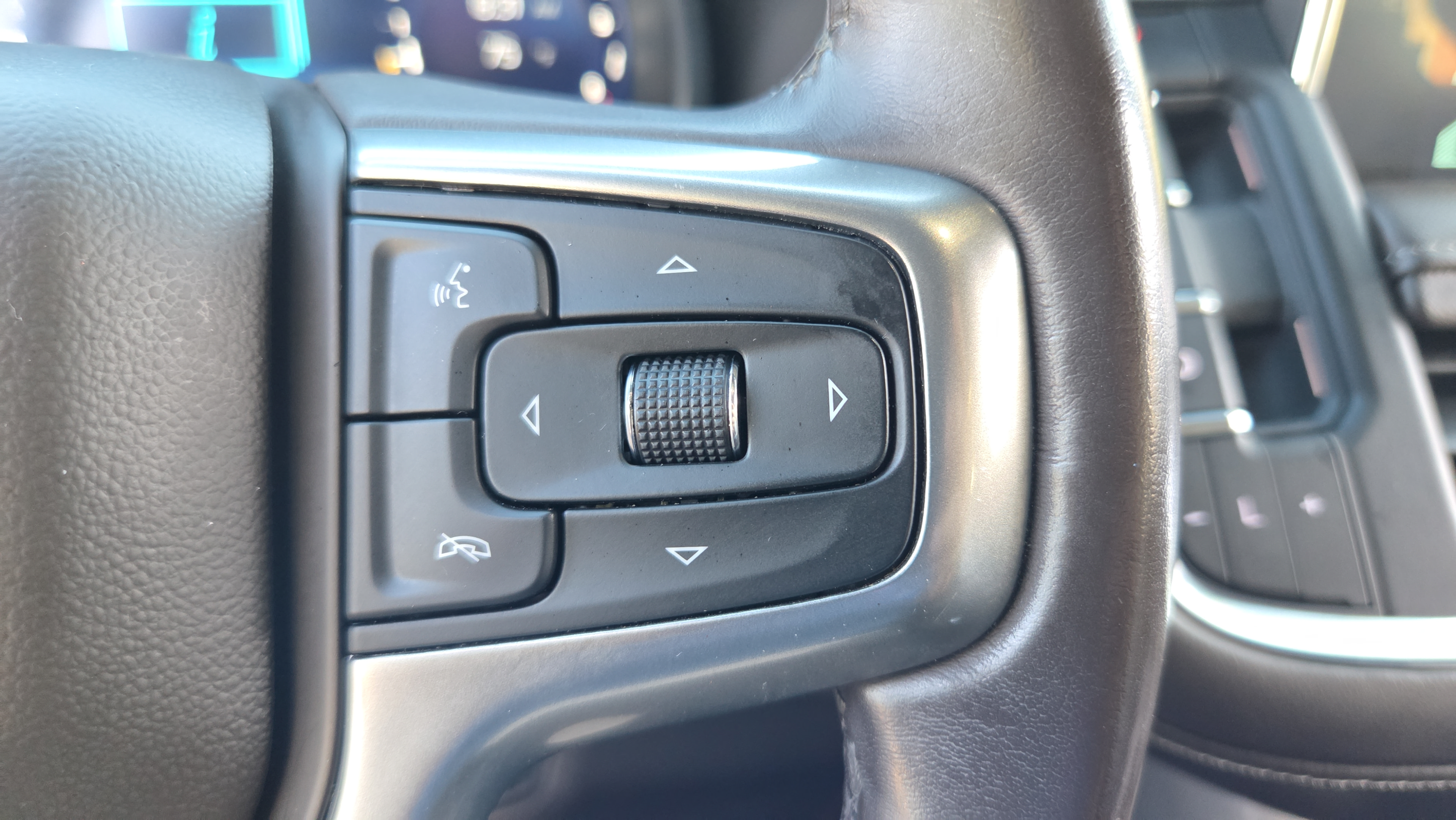 Used 2023 Chevrolet Tahoe LT RWD image 25