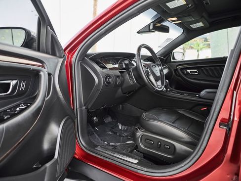 Used 2017 Ford Taurus Limited FWD image 16