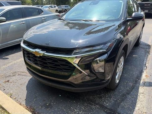 Used 2026 Chevrolet Trax LS FWD image 21