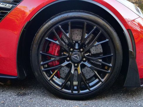 Used 2016 Chevrolet Corvette Z06 w/ 3LZ Preferred Equipment Group image 8
