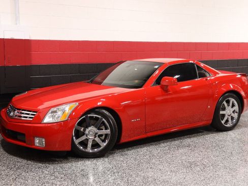 Used 2007 Cadillac XLR RWD image 20
