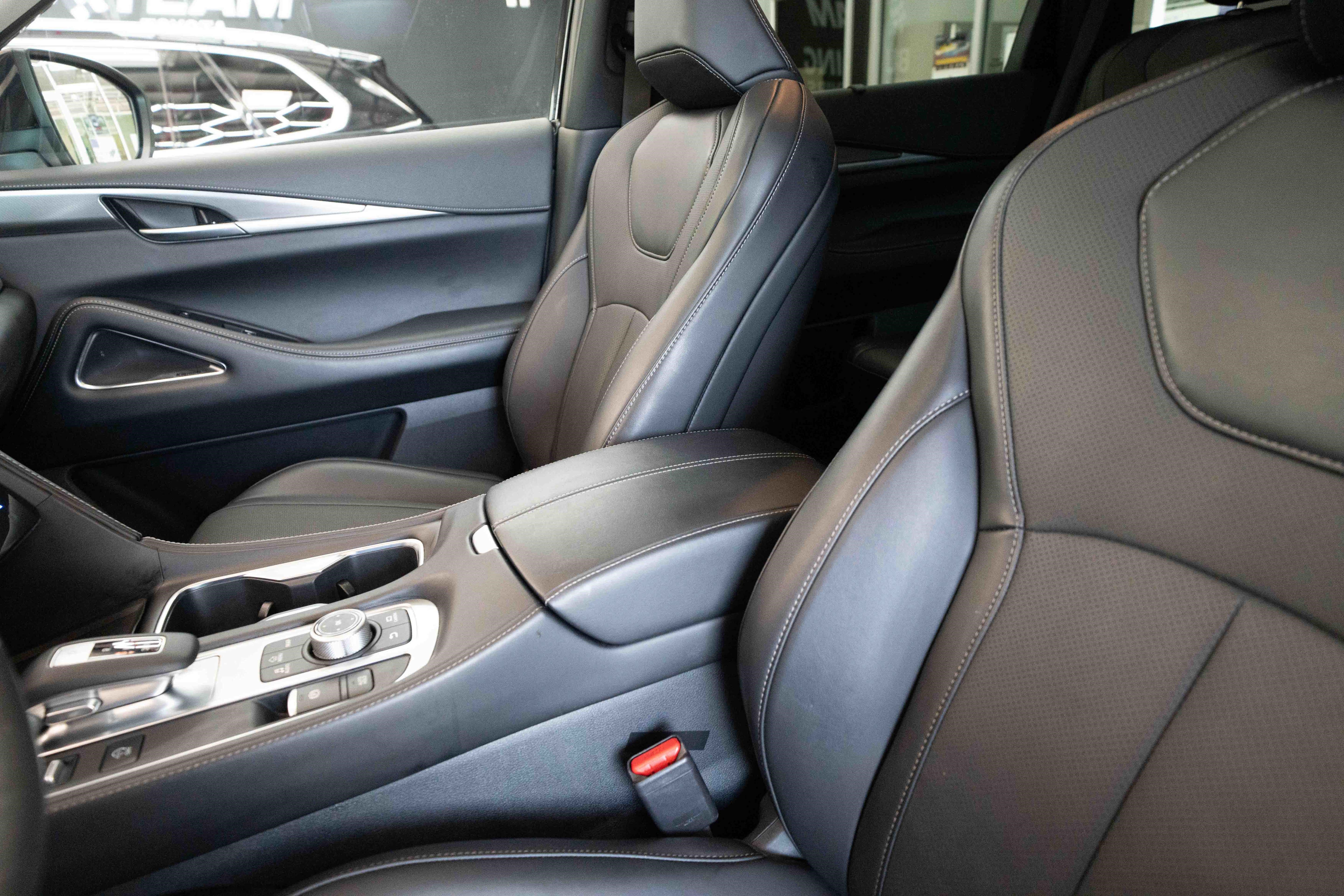 Used 2026 INFINITI QX60 Luxe w/ Cargo Package AWD/4WD image 10