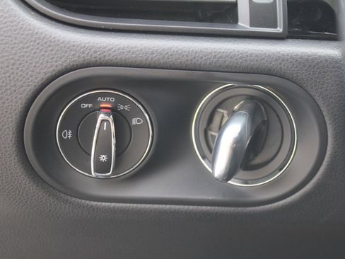 Certified 2025 Porsche Macan image 21