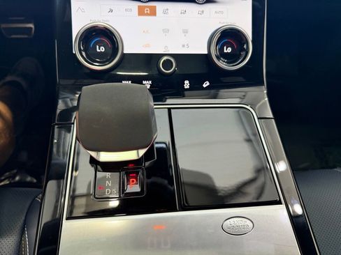 Used 2022 Land Rover Range Rover Velar R-Dynamic S AWD/4WD image 22
