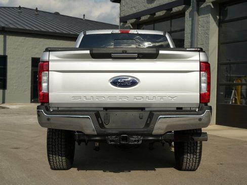 Used 2017 Ford F250 Lariat w/ Chrome Package image 21