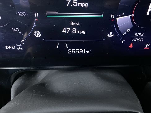 Certified 2025 GMC Yukon Denali image 4