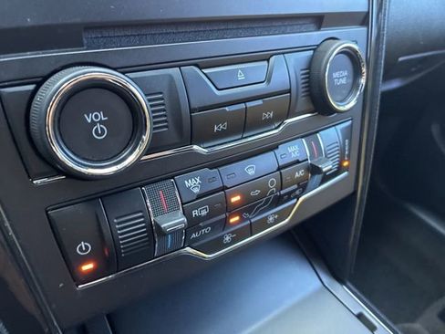 Used 2018 Ford Explorer XLT w/ Equipment Group 201A image 31