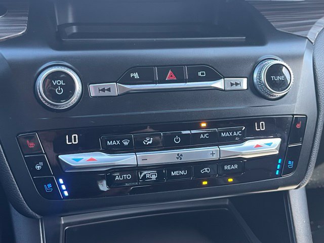 Used 2020 Ford Explorer Limited w/ Hybrid Equipment Group 310A RWD image 17