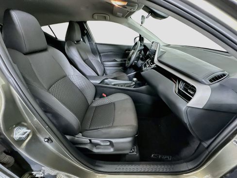 Used 2021 Toyota C-HR LE FWD image 29